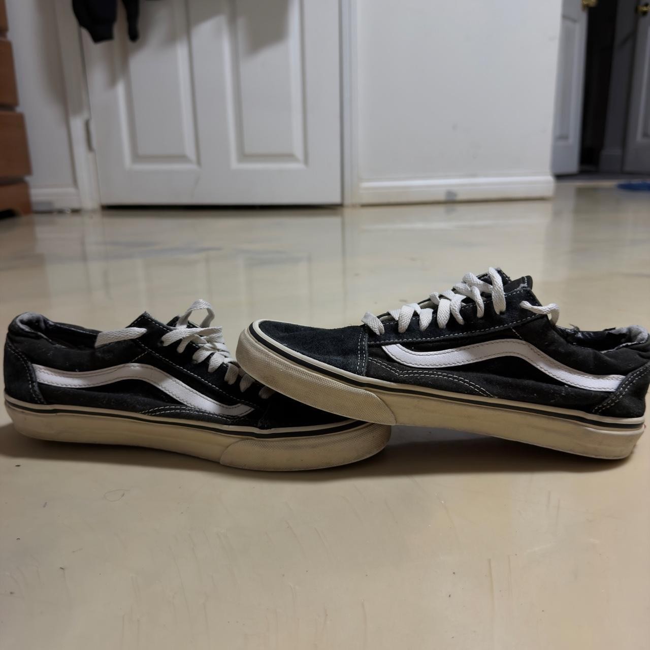Vans Old Skool Black & White Suede Canvas Skate Shoes Men’s Size 8 / Women’s 9.5