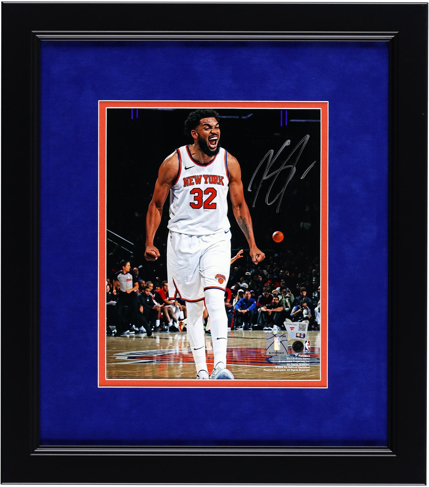 Karl-Anthony Towns New York Knicks Framed Signed 8x10 Scream Photo - Suede Mat