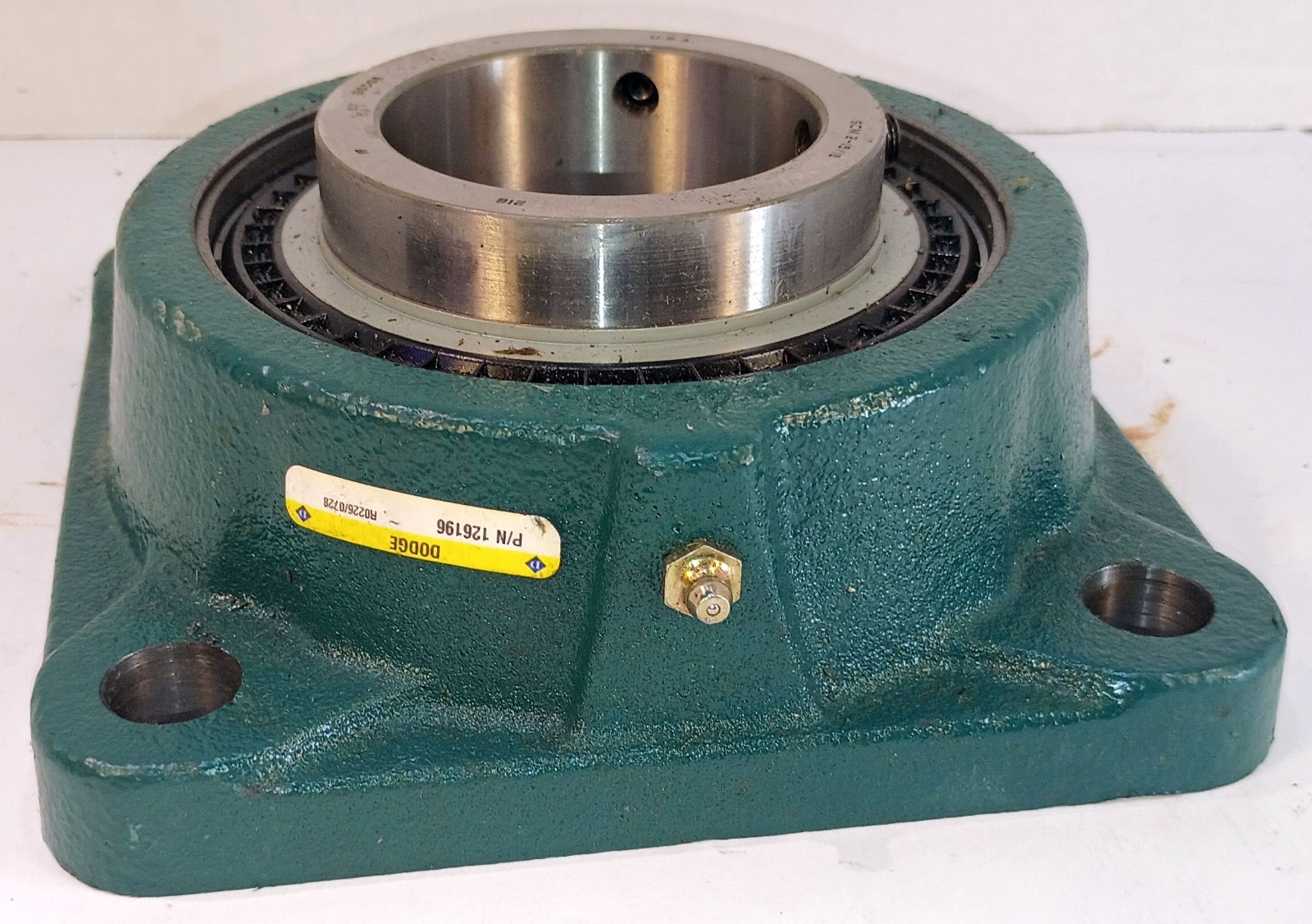1 NEW DODGE 126196 F4B-SCM-115 4 BOLT PILLOW BLOCK BEARING NNB ***MAKE OFFER***