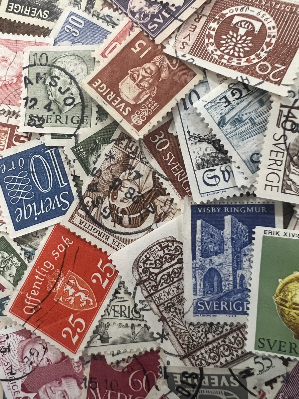 Sweden Stamp Collection- Lot Of 100- No Duplicates Sweden Stamp Collection- Lot Of 100- No Duplicates