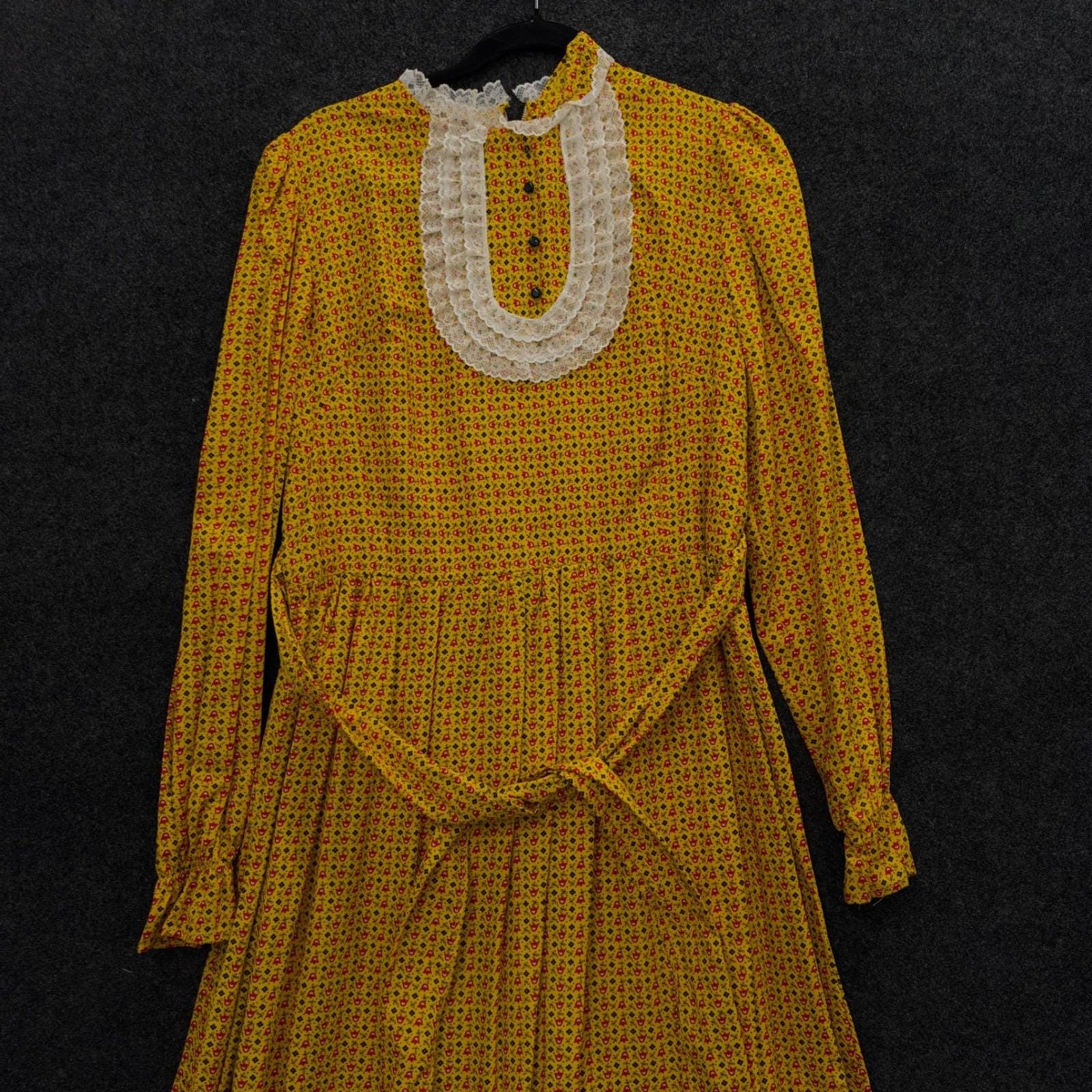Vintage 1950s Yellow Calico Floral Prairie Maxi Dress Lace Bib Ruffle Trim XL