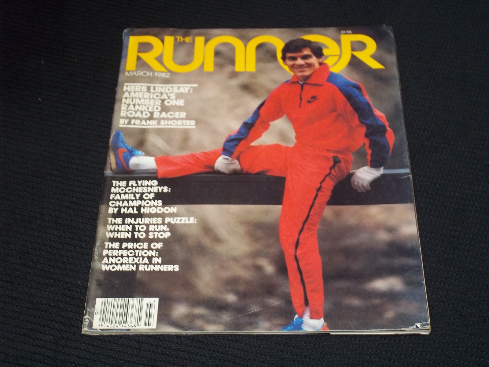 1982 MARCH THE RUNNER MAGAZINE - HERB LINDSAY FRONT COVER - H 4641 1982 MARCH THE RUNNER MAGAZINE - HERB LINDSAY FRONT COVER - H 4641