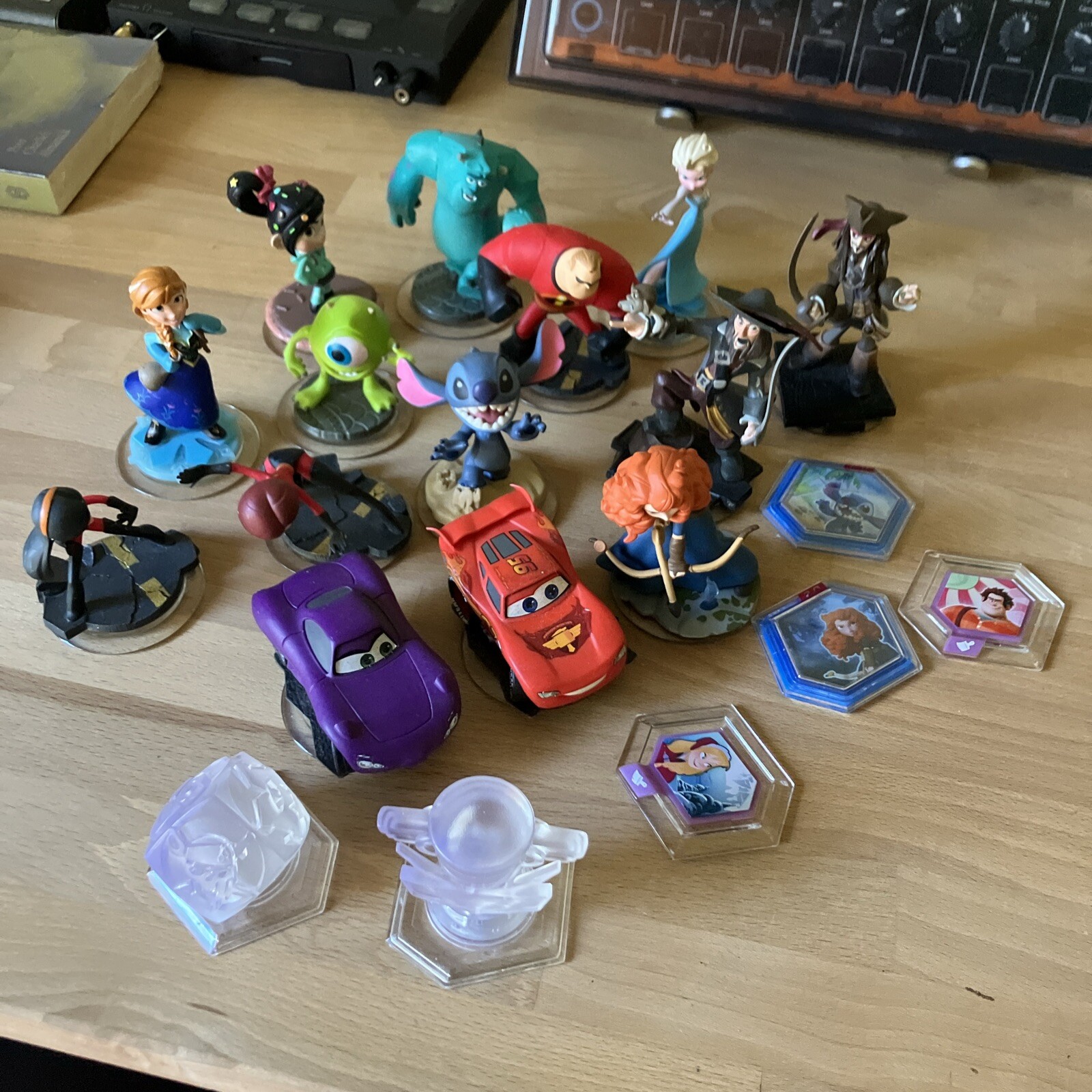 Disney Infinity Figures Lot of 16 Figures + 4 Power Discs | Cars Monsters Lilo