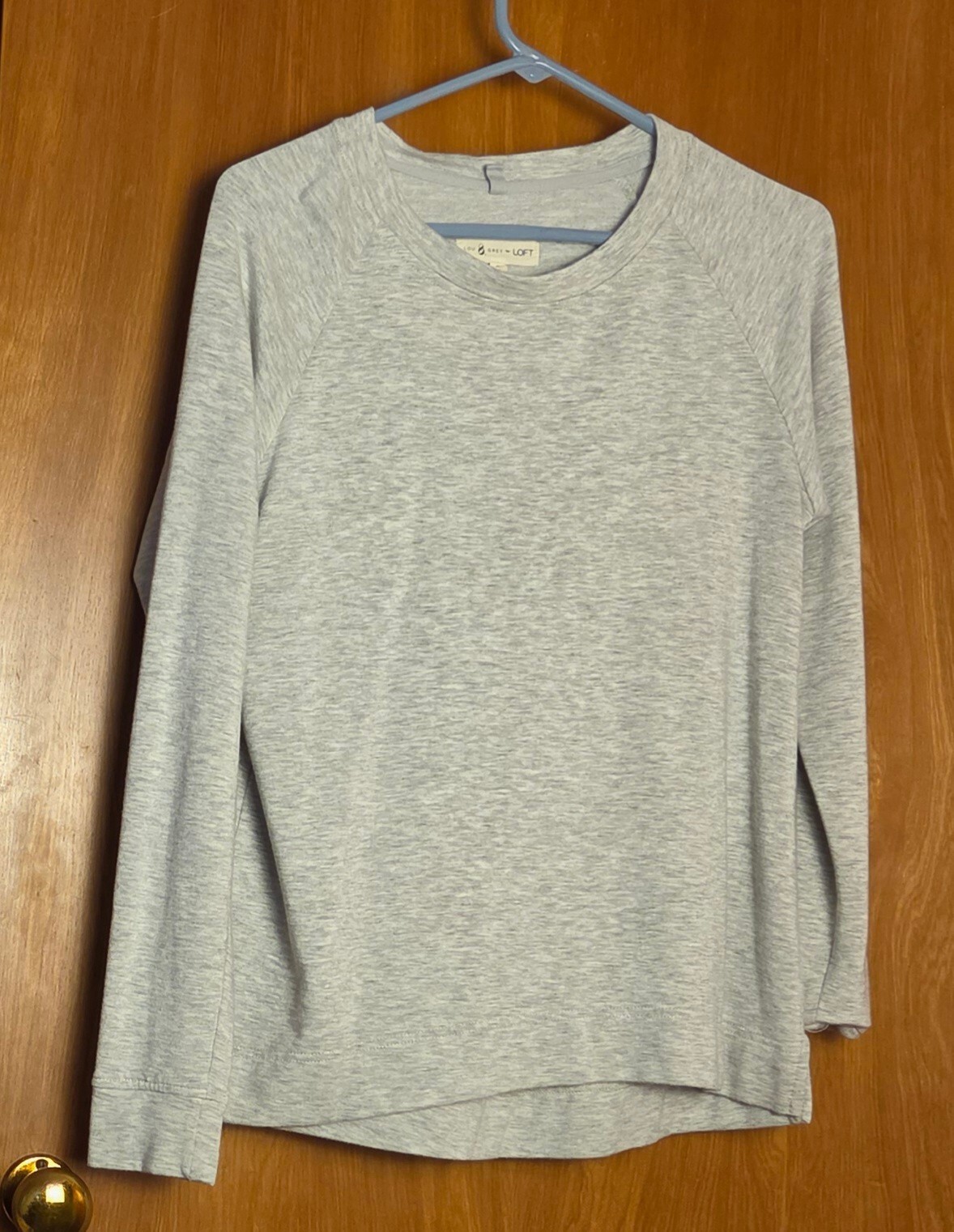 LOFT Lou & Grey Women Heather Gray Sweatshirt Raglan Long Sleeve Crew Neck \ LOFT Lou & Grey Women Heather Gray Sweatshirt Raglan Long Sleeve Crew Neck \