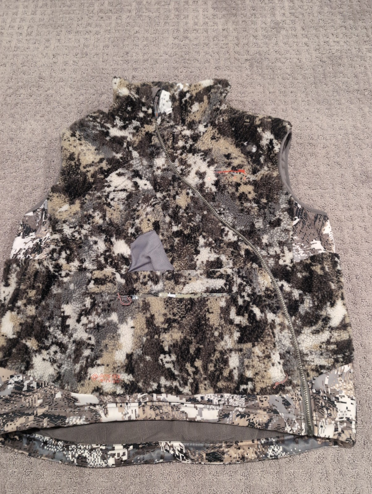 Sitka Fanatic Vest Large EV2 Goretex Infinium Windstopper Excellent 