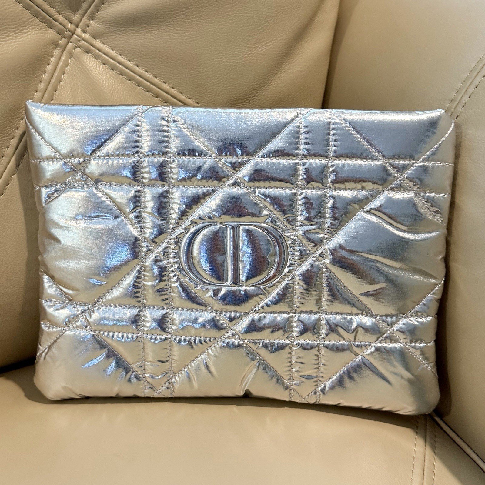 DIOR Gift Silver Metallic Quilted Cosmetic Pouch Travel Makeup Bag Zipper Clutch