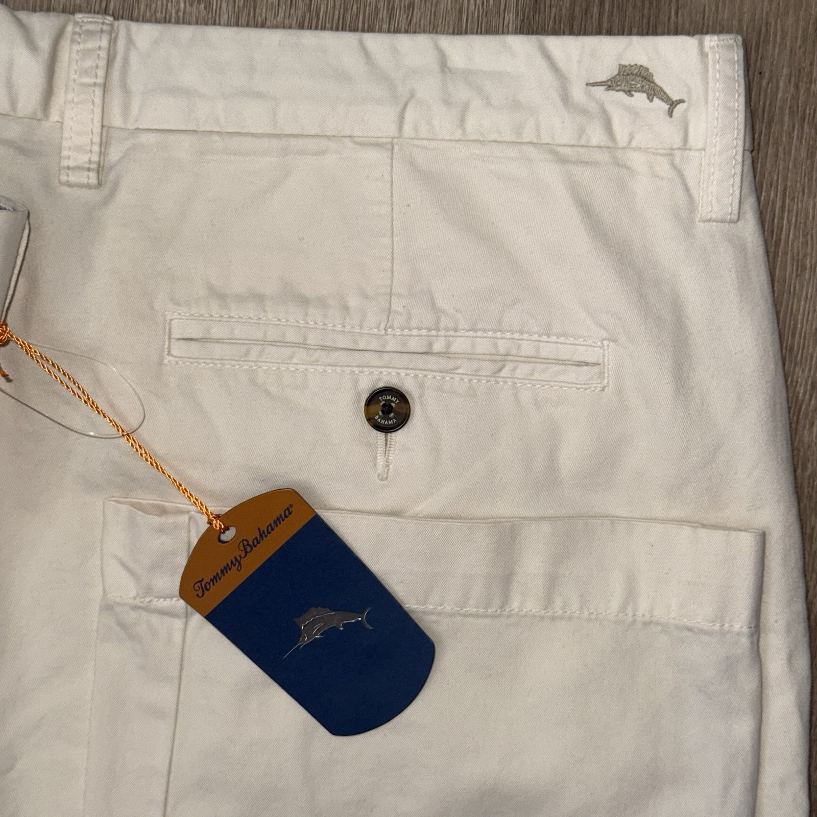 NEW Tommy Bahama Island Chino Authentic Pants Men’s 40x30 Cream White Stretch NEW Tommy Bahama Island Chino Authentic Pants Men’s 40x30 Cream White Stretch
