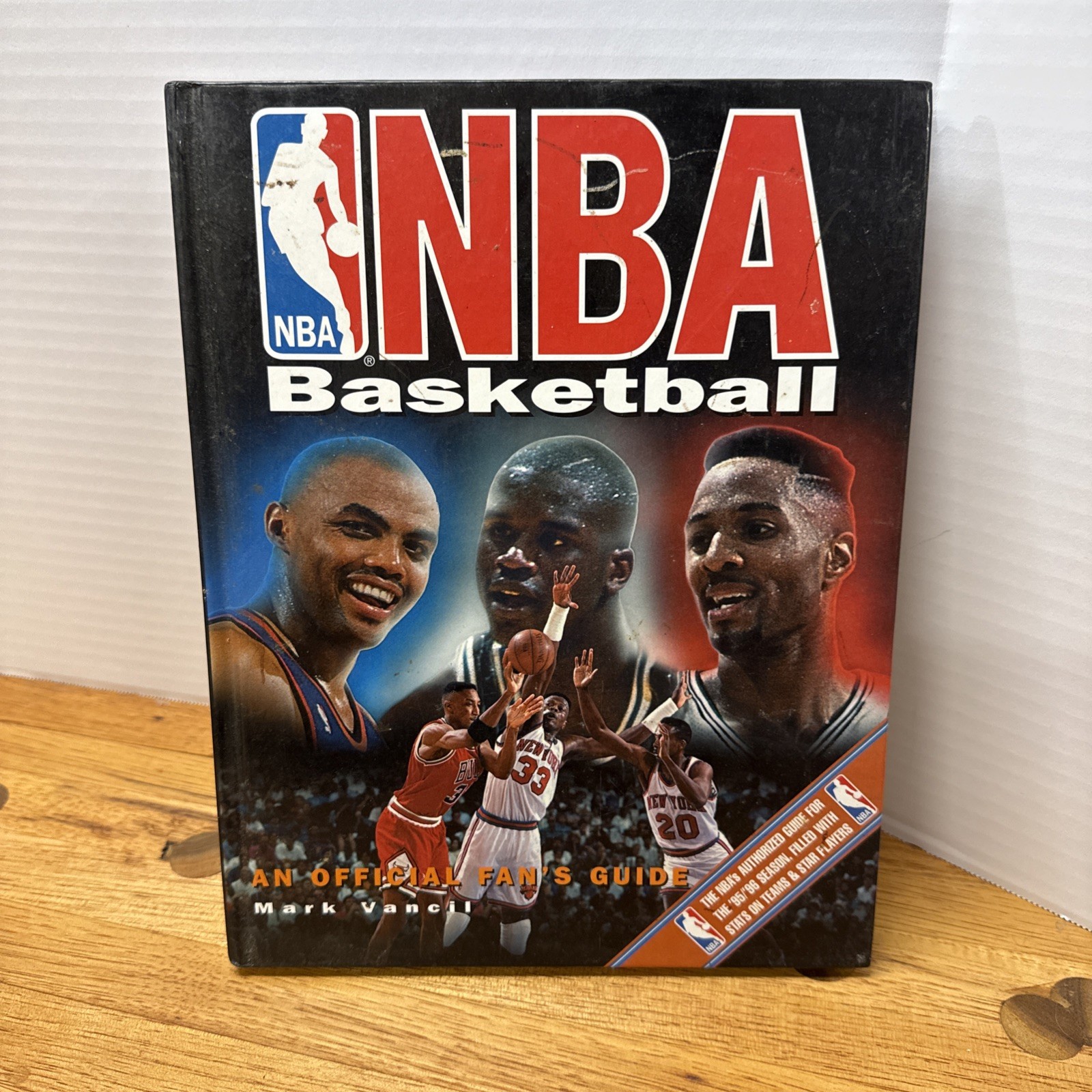 Vintage NBA basketball 95-96  Barkley Bulls  Jordan 1st EDITION