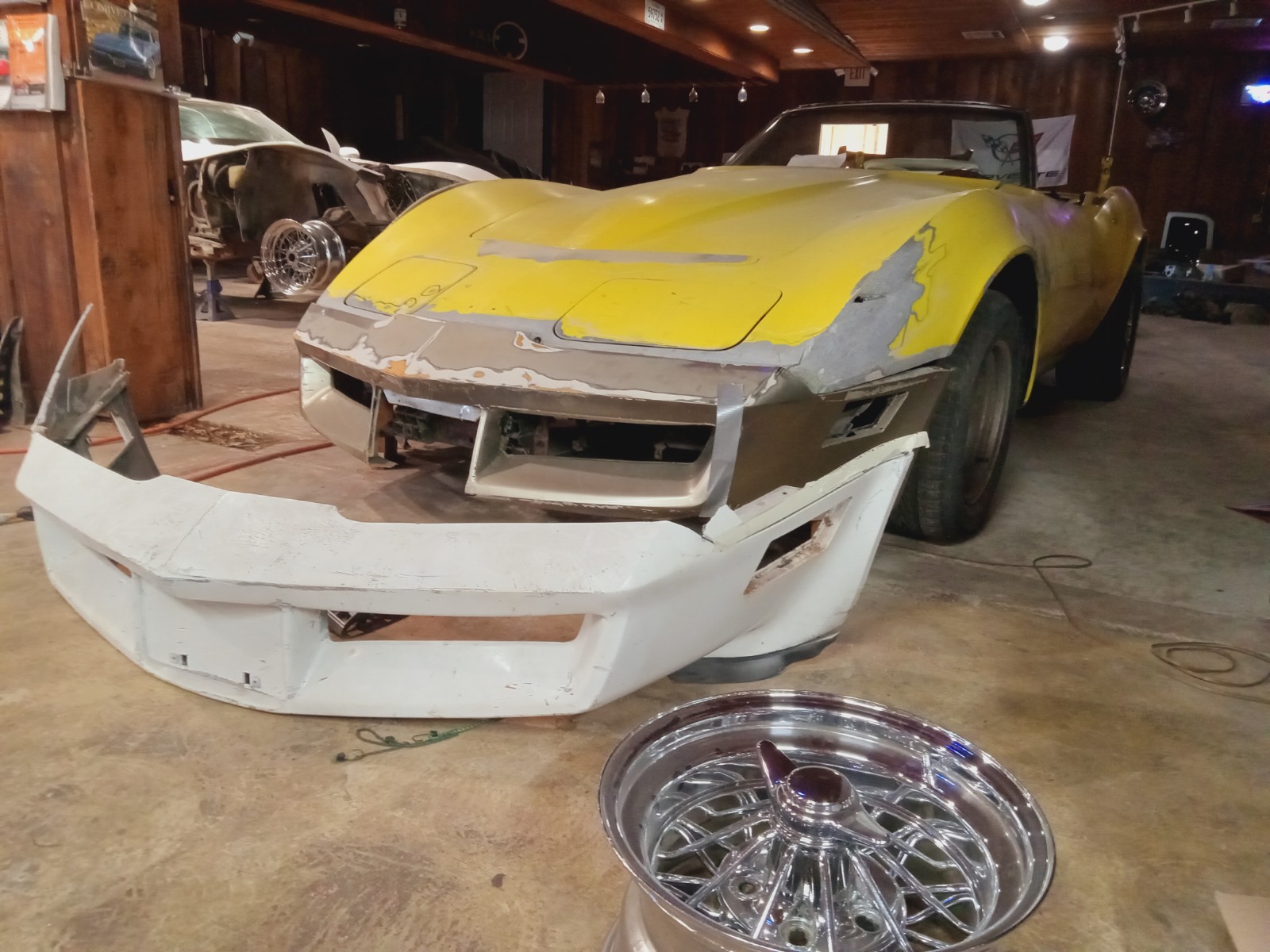 1980-1981-1982 CORVETTE FRONT BUMPER COVER OEM FLEXIBLE NORMAL SCRATCHES CHIPS