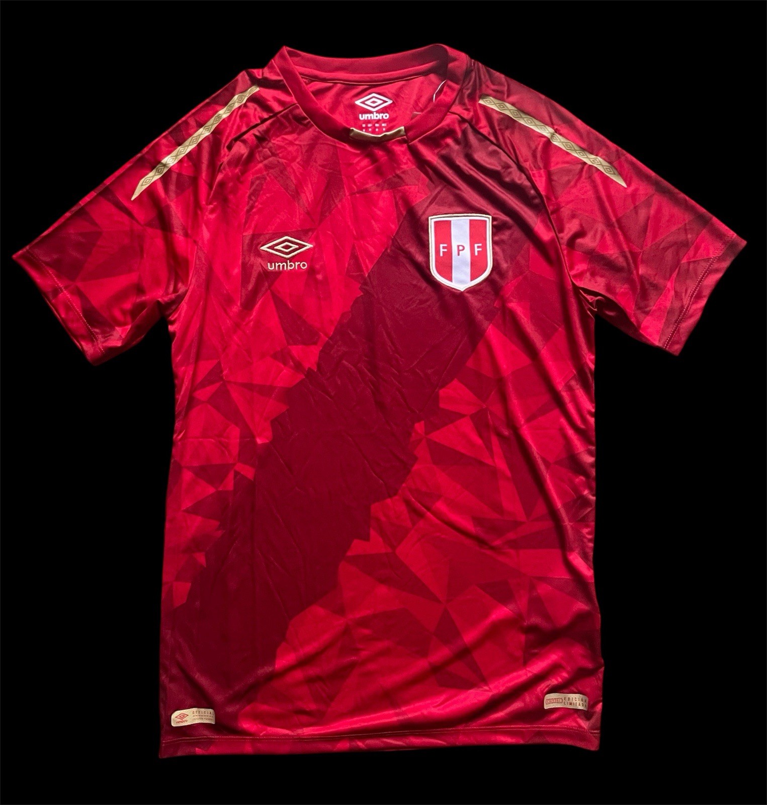 Camiseta Selección Peruana El Rojo de Todos Umbro 2018 Camiseta Selección Peruana El Rojo de Todos Umbro 2018