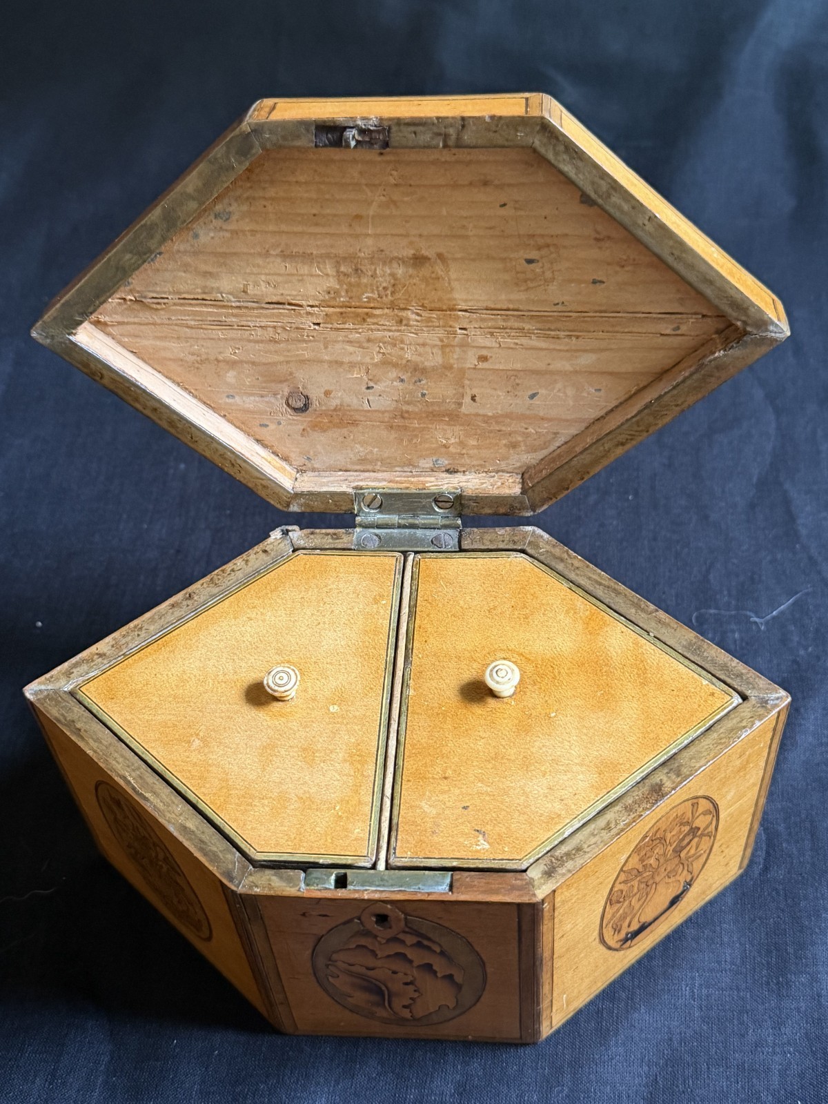 Antique 18thC George III Satinwood Tea Caddy Complete Double Interior Lids c1790
