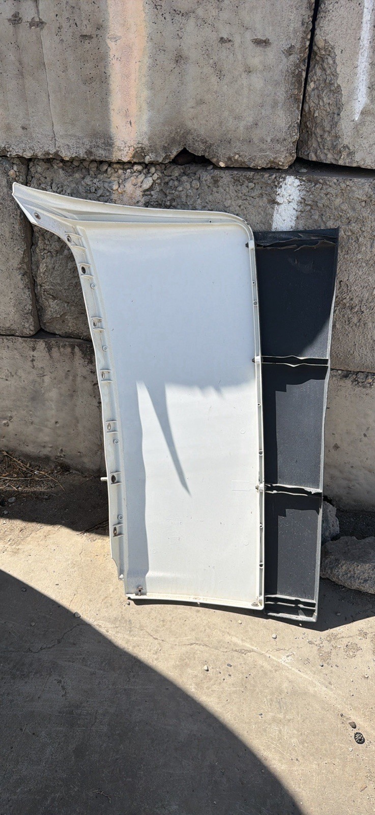 Volvo VNL 670WHITE RIGHT/PASSENGER UPPER Side Fairing/Cab Extender - Used