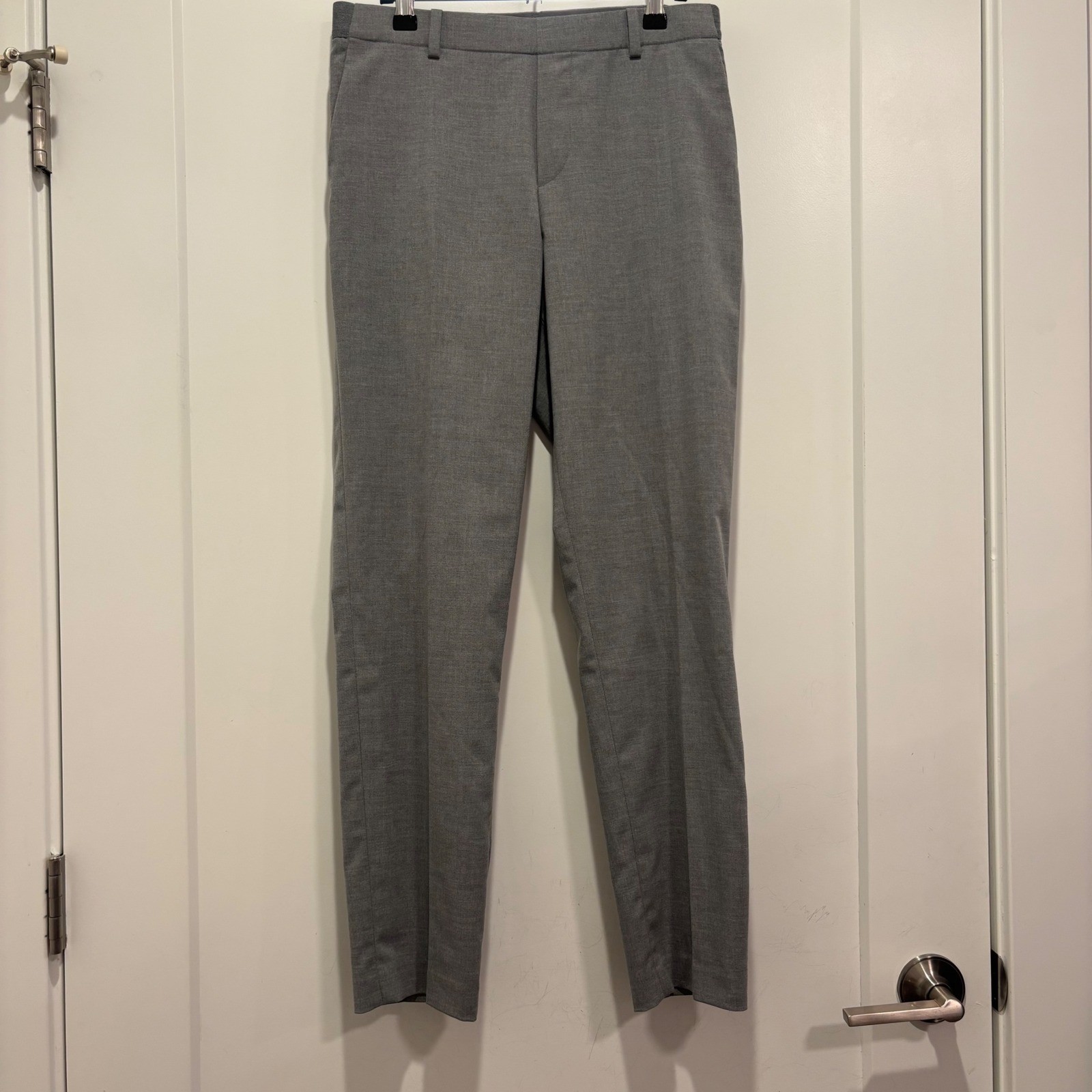 Uniqlo EZY Ankle Pants Mens Medium Gray Tapered Stretch Trousers 221-404660