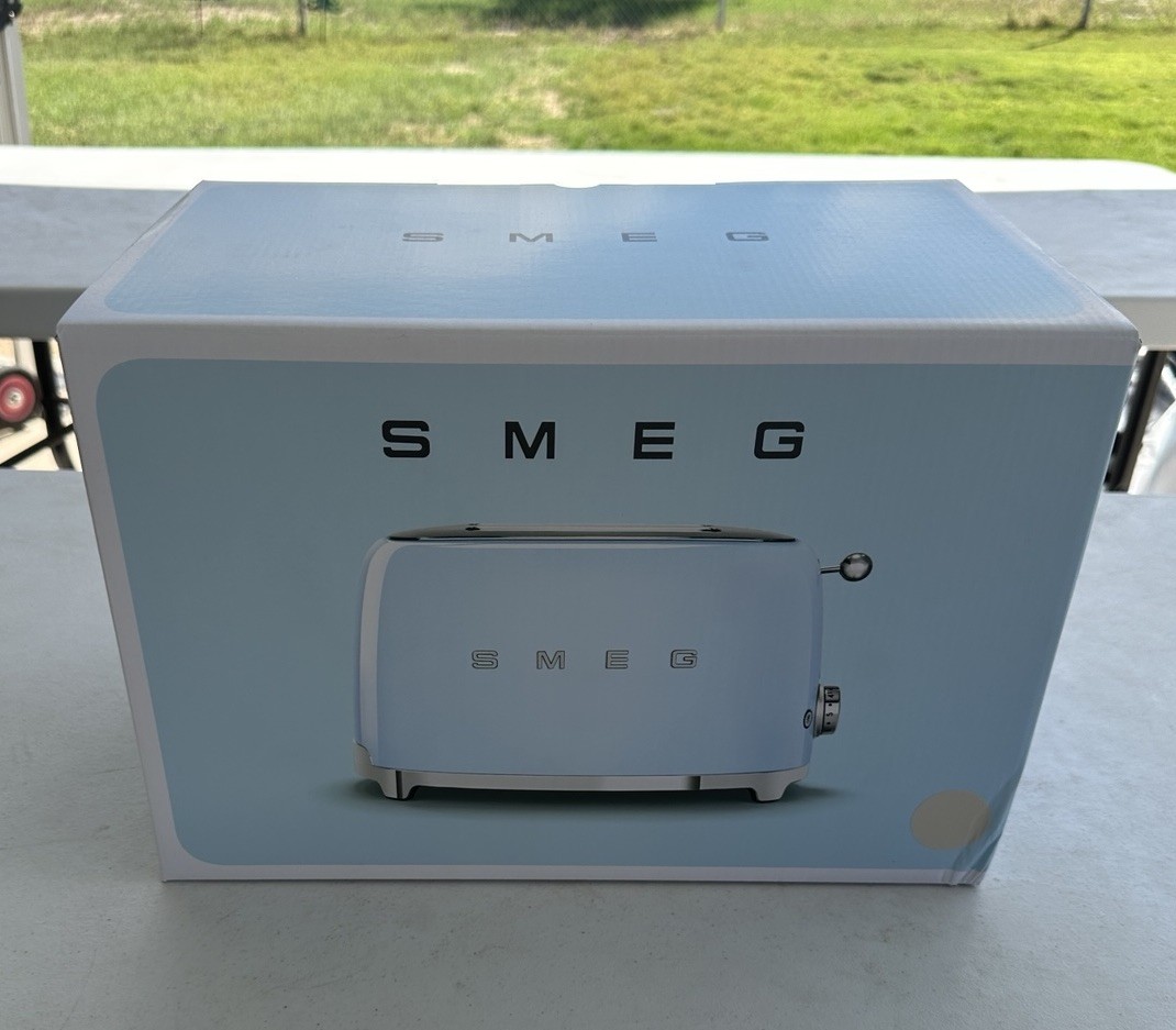 SMEG TSF01CRUS 50\'s Retro Style Aesthetic 2 Slice Toaster - Cream (New Sealed) SMEG TSF01CRUS 50\'s Retro Style Aesthetic 2 Slice Toaster - Cream (New Sealed)