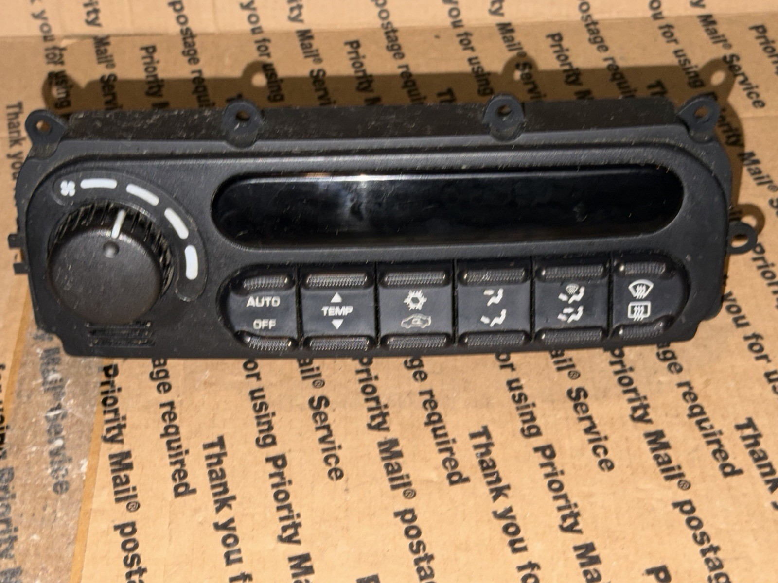 04698199ABB  1998-2004 Chrysler Concorde 300M Digital Climate Temp Control