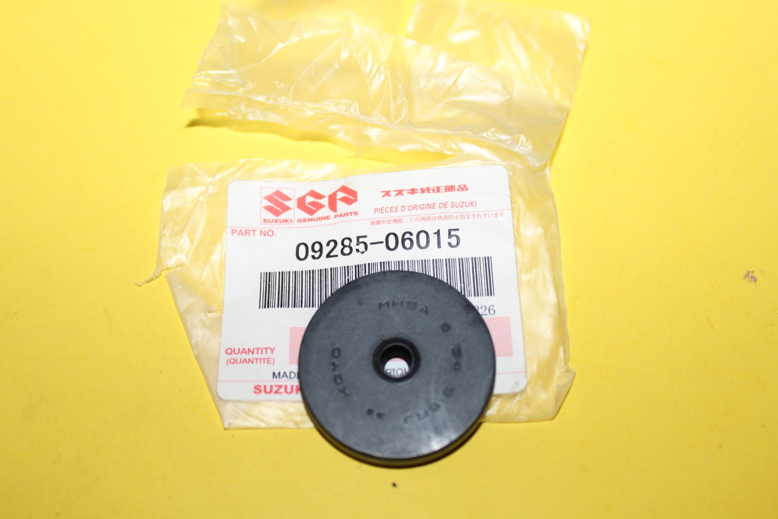 NOS SUZUKI CLUTCH PUSH ROD SEAL,GSXR 750,GSX600, GSX750, OEM # 09285-06015