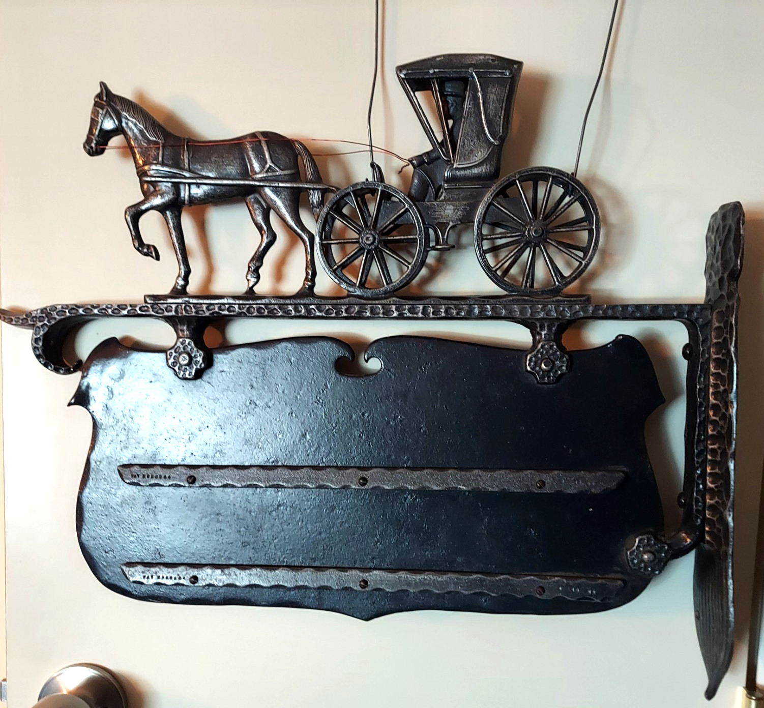 Vintage Cast Aluminum Horse & Buggy Carriage Mailbox Post House Address Sign. Vintage Cast Aluminum Horse & Buggy Carriage Mailbox Post House Address Sign.
