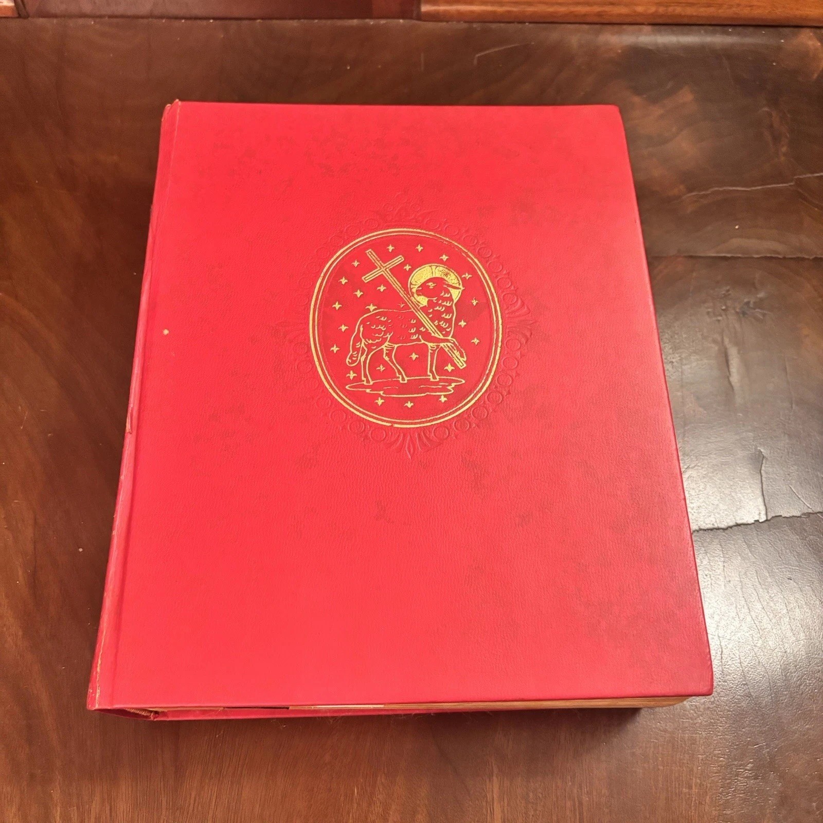 Vintage 1971 New American Bible Catholic Press Red  Illustrated Large 10.5”x8.5”