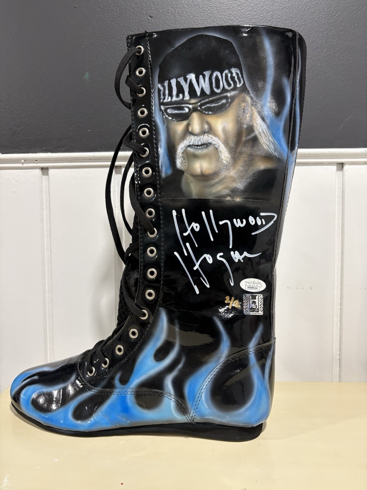 WCW/WWE Hulk Hogan NWO Autograph Boot WCW/WWE Hulk Hogan NWO Autograph Boot
