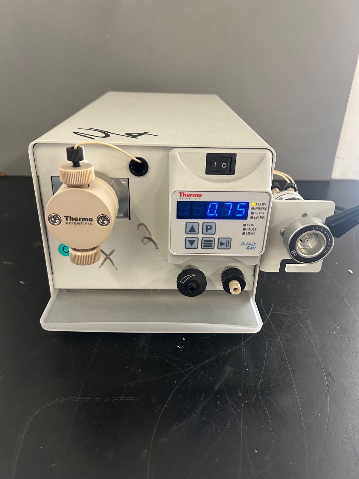 Thermo Scientific Dionex AXP MX Auxiliary Metering Pump with Rheodyne 9725
