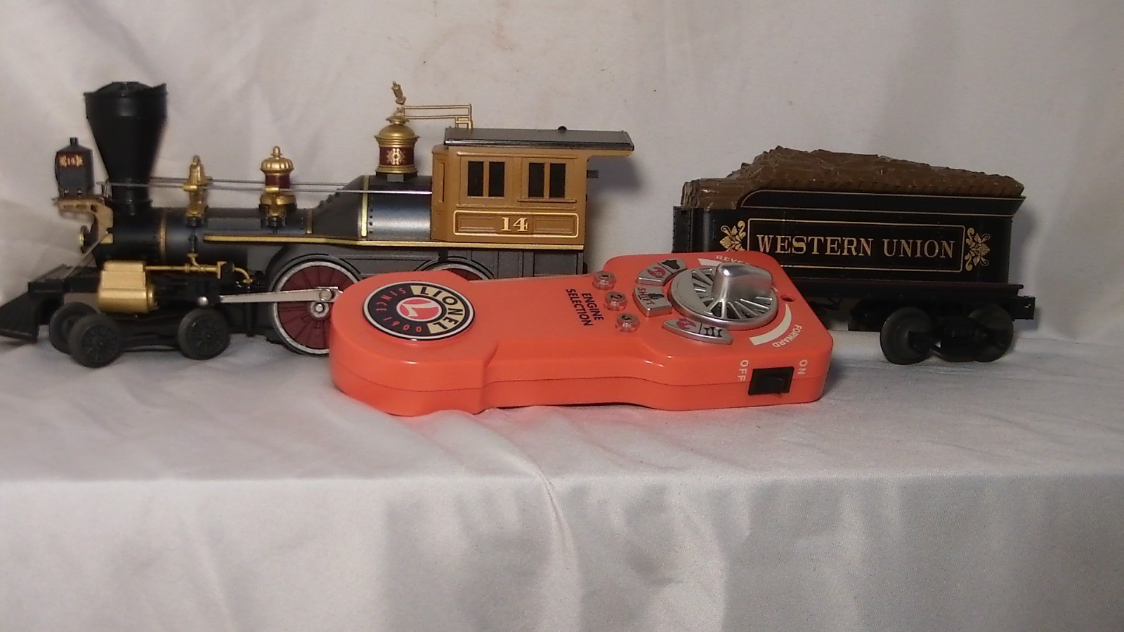 Lionel Lionchief 4-4-0 Western Union engine & tender w/universal remote