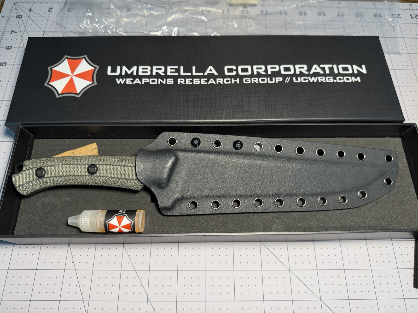 Umbrella Corporation Weapons Research Group Alpha Fighting Knife #20/100
