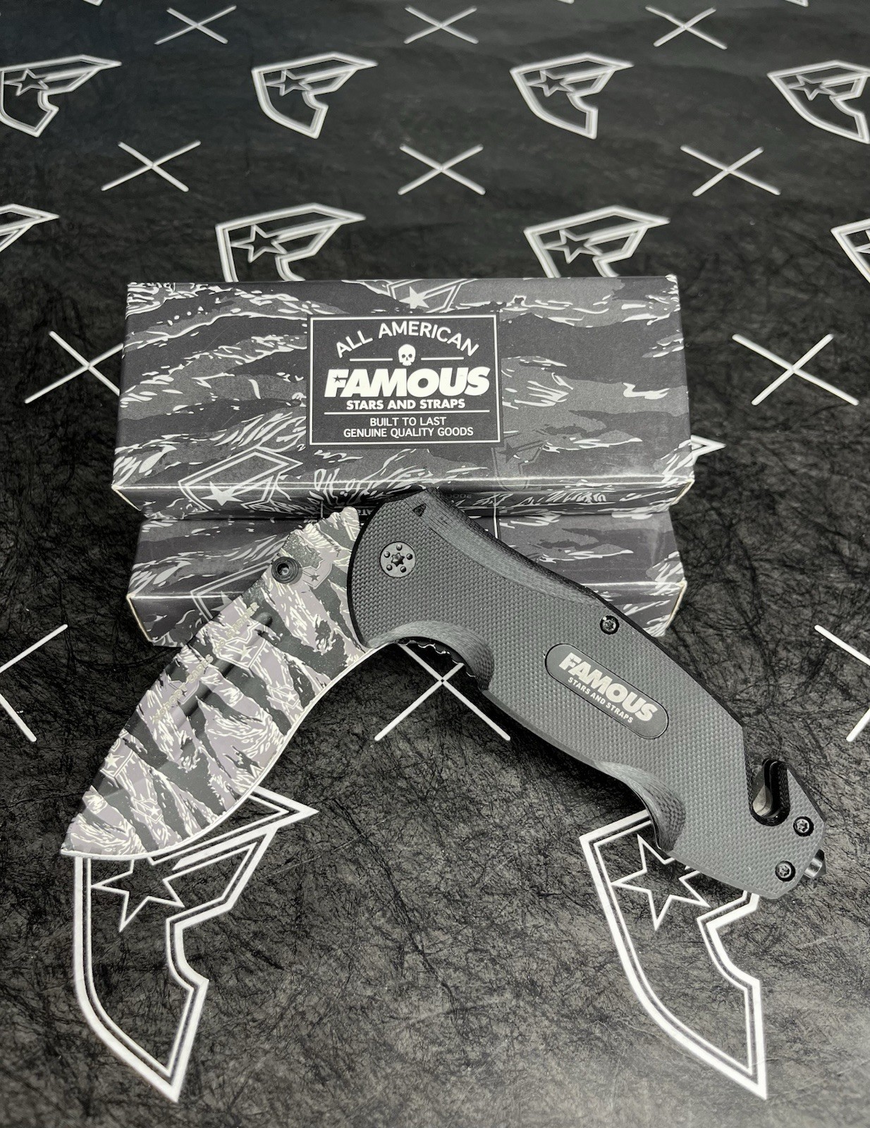 RARE Famous Stars And Straps Tiger Camo Knife Travis Barker Blink 182 Window