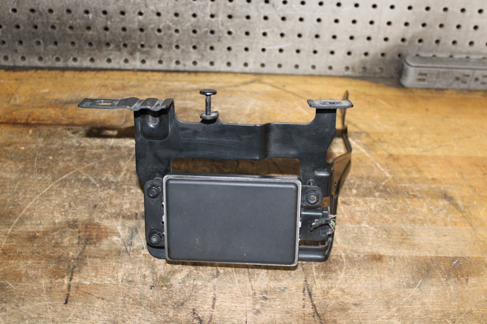 2017-2020 FORD FUSION Cruise Control Radar Unit HG9T-9G768-AG OEM with Bracket