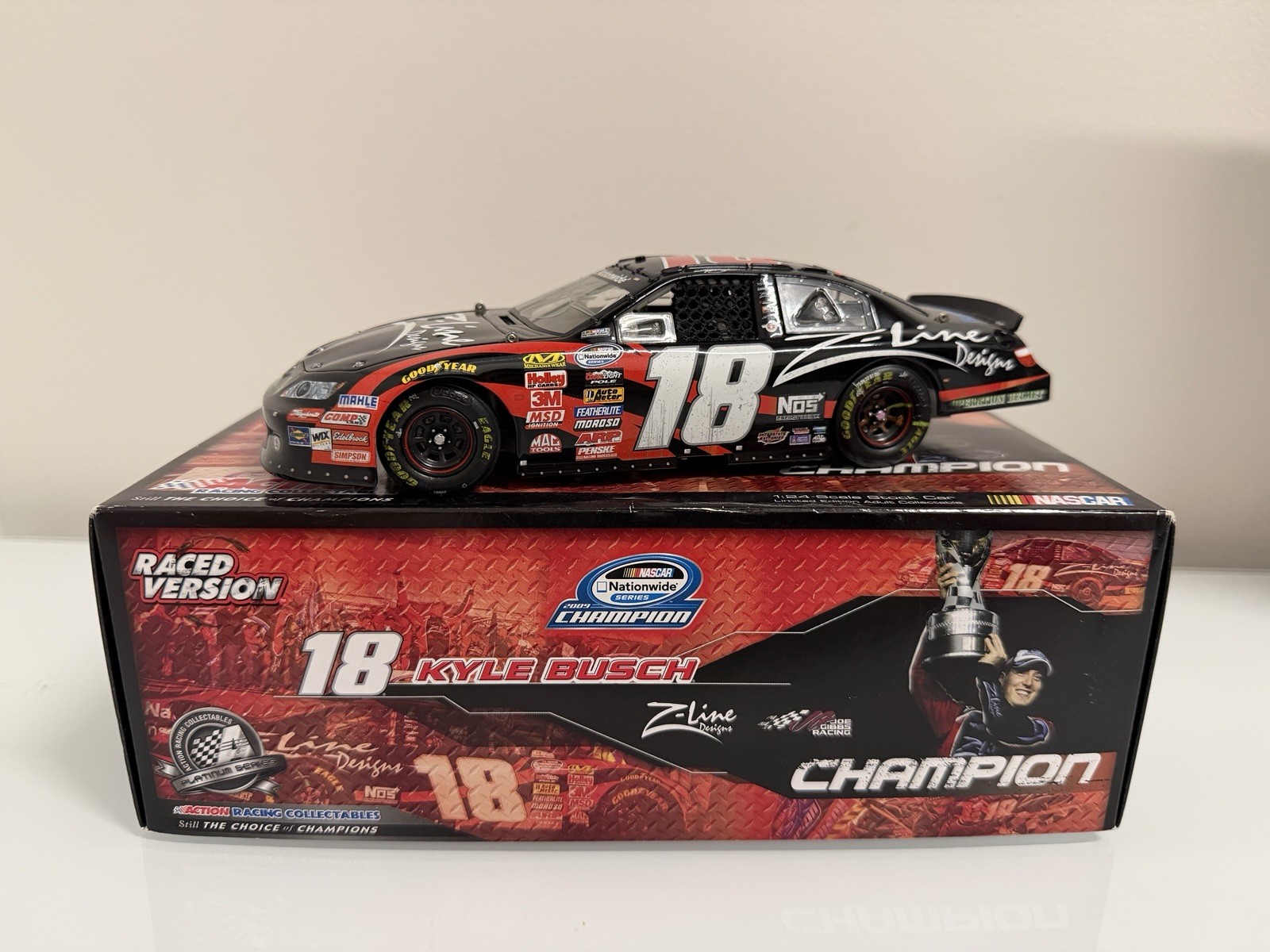 RARE* KYLE BUSCH #18 AUTOGRAPHED Z LINE NW CHAMPION 2009 1/24 NASCAR DIECAST
