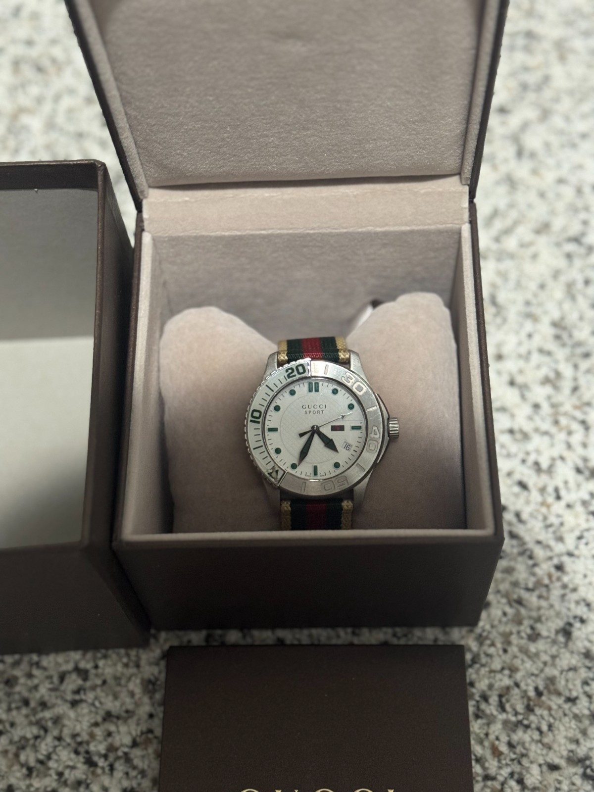 GUCCI MEN'S G-TIMELESS SPORT DIVE WHT YA126231 SS QUART 44MM
