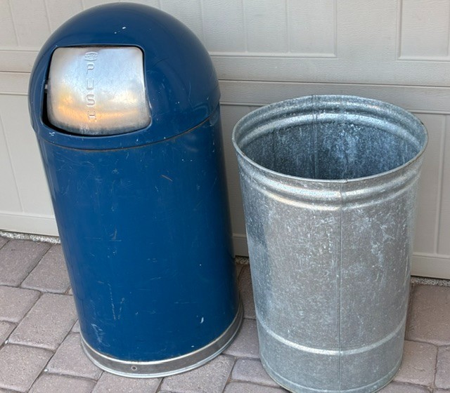 Vintage 1950s Metal United Bullet Trash Can Blue Can with Liner Push Lid 30\ Vintage 1950s Metal United Bullet Trash Can Blue Can with Liner Push Lid 30\