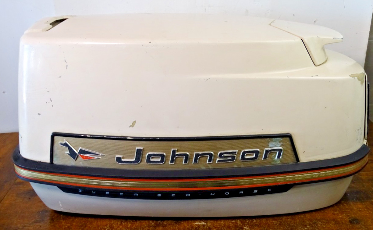 USED OEM JOHNSON 1964 40HP Electric shift cowl engine cover hood 0385216 379424 USED OEM JOHNSON 1964 40HP Electric shift cowl engine cover hood 0385216 379424