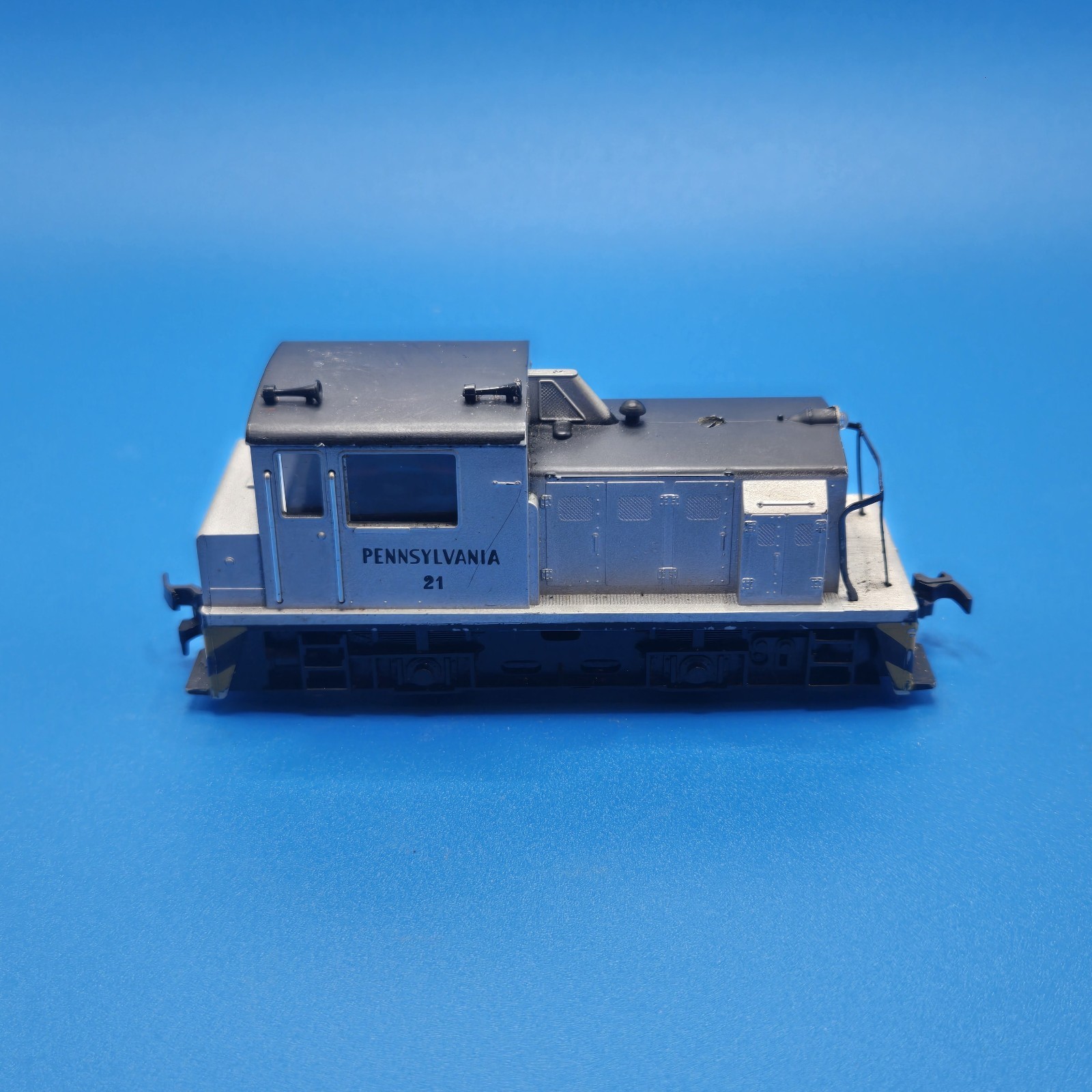 Vintage AHM RSO Atest HO Scale Pennsylvania #21 GE-35 Diesel Switcher Untested
