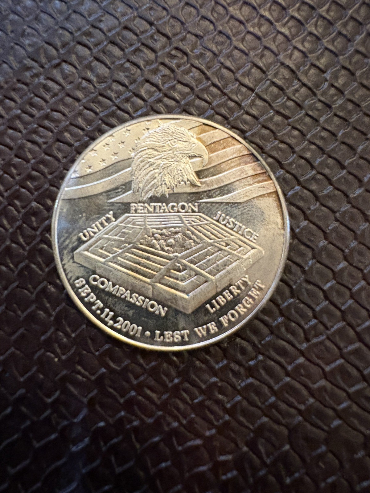Sept Sept 11, 2001 Lest we forget, America Unites .999 silver coin