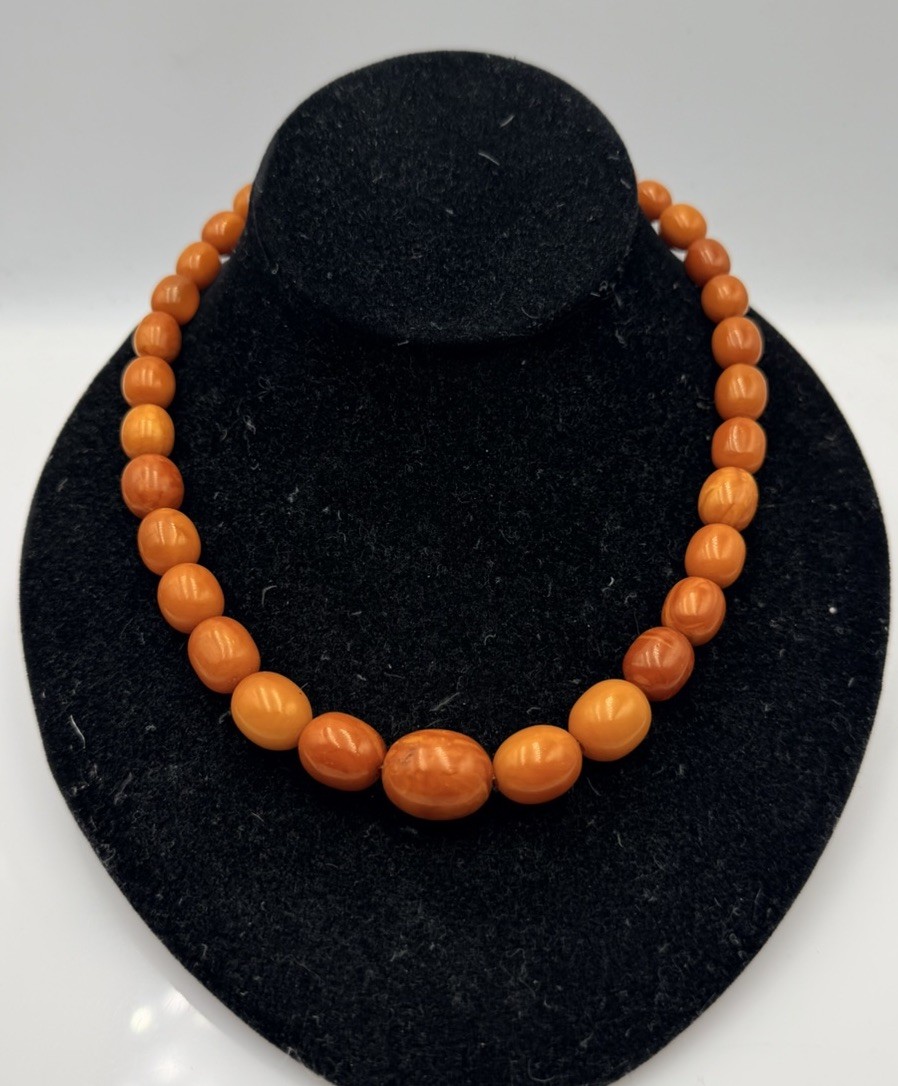 Antique Natural Butterscotch Amber Beaded Necklace 28.5 Grams Antique Natural Butterscotch Amber Beaded Necklace 28.5 Grams