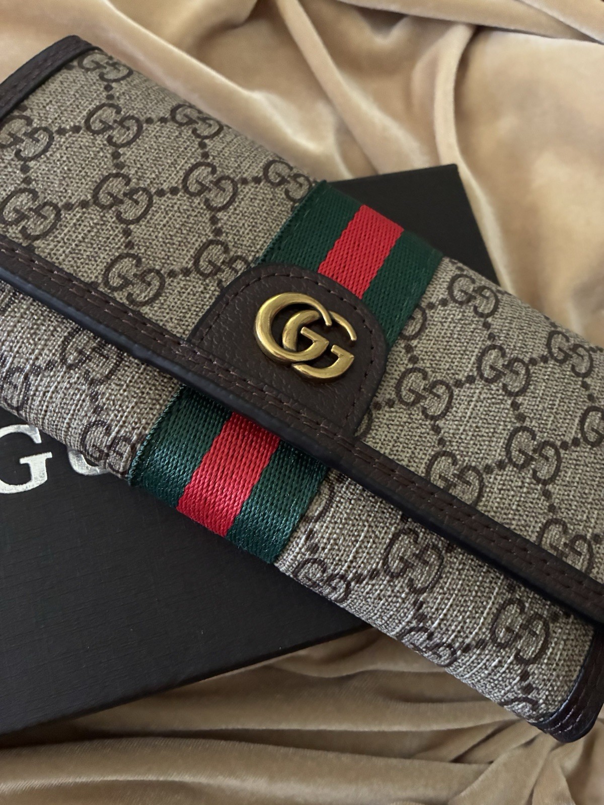 Gucci woman Wallet brown monogram gold logo Wallet Gucci woman Wallet brown monogram gold logo Wallet