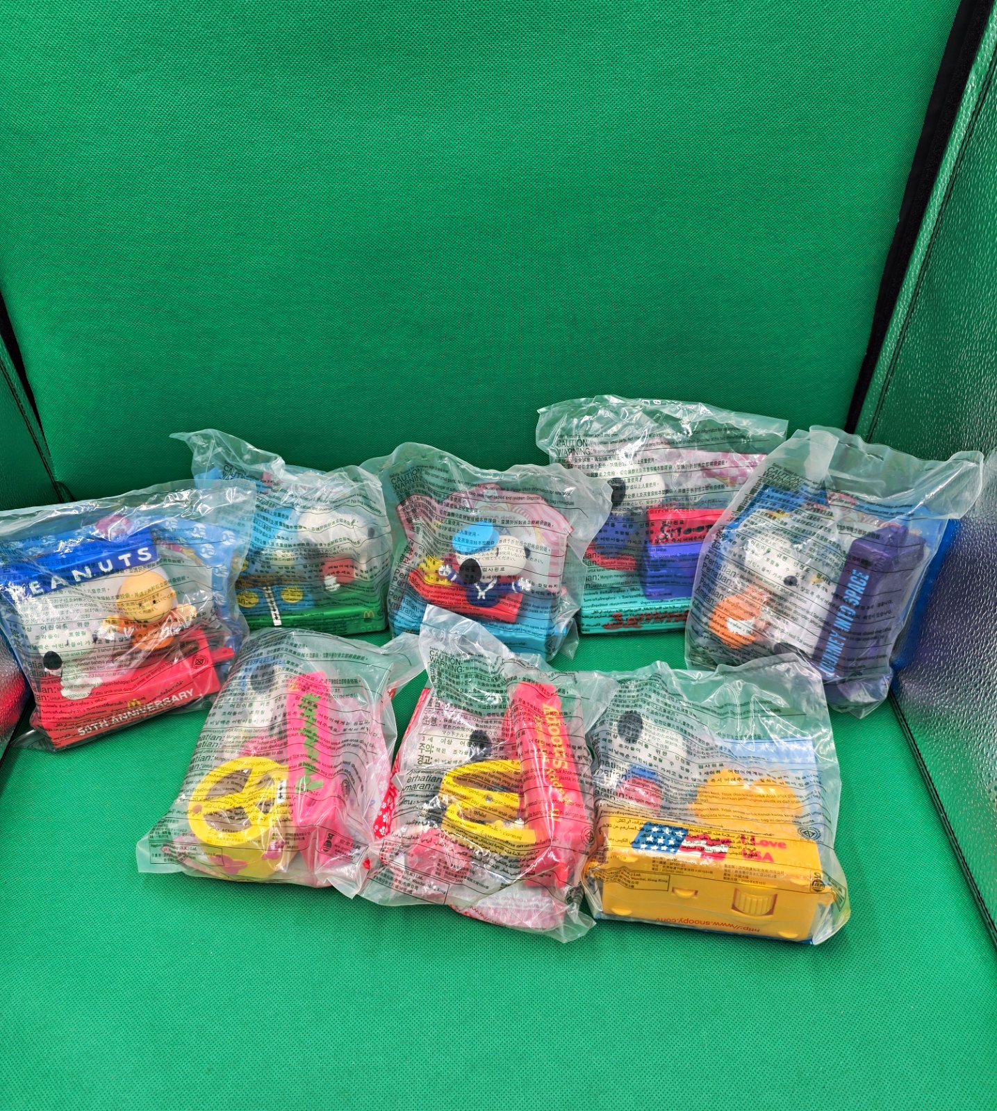 McDonalds Peanuts Snoopy 50th Anniversary Parade Complete Set New In Bag 8 toys