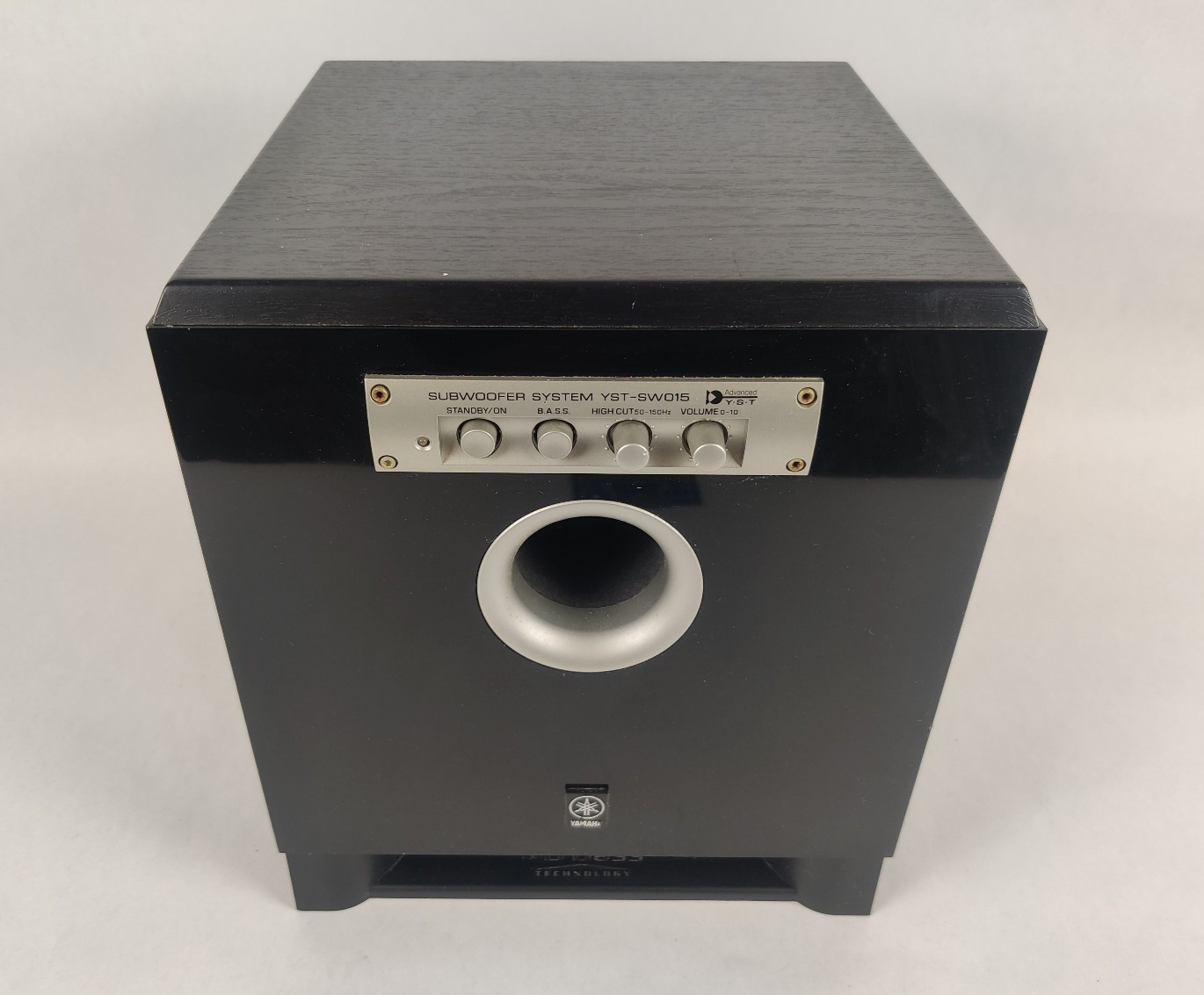 Yamaha YST-SW015 Powered Subwoofer QD-Bass Technology Advanced YST - Black