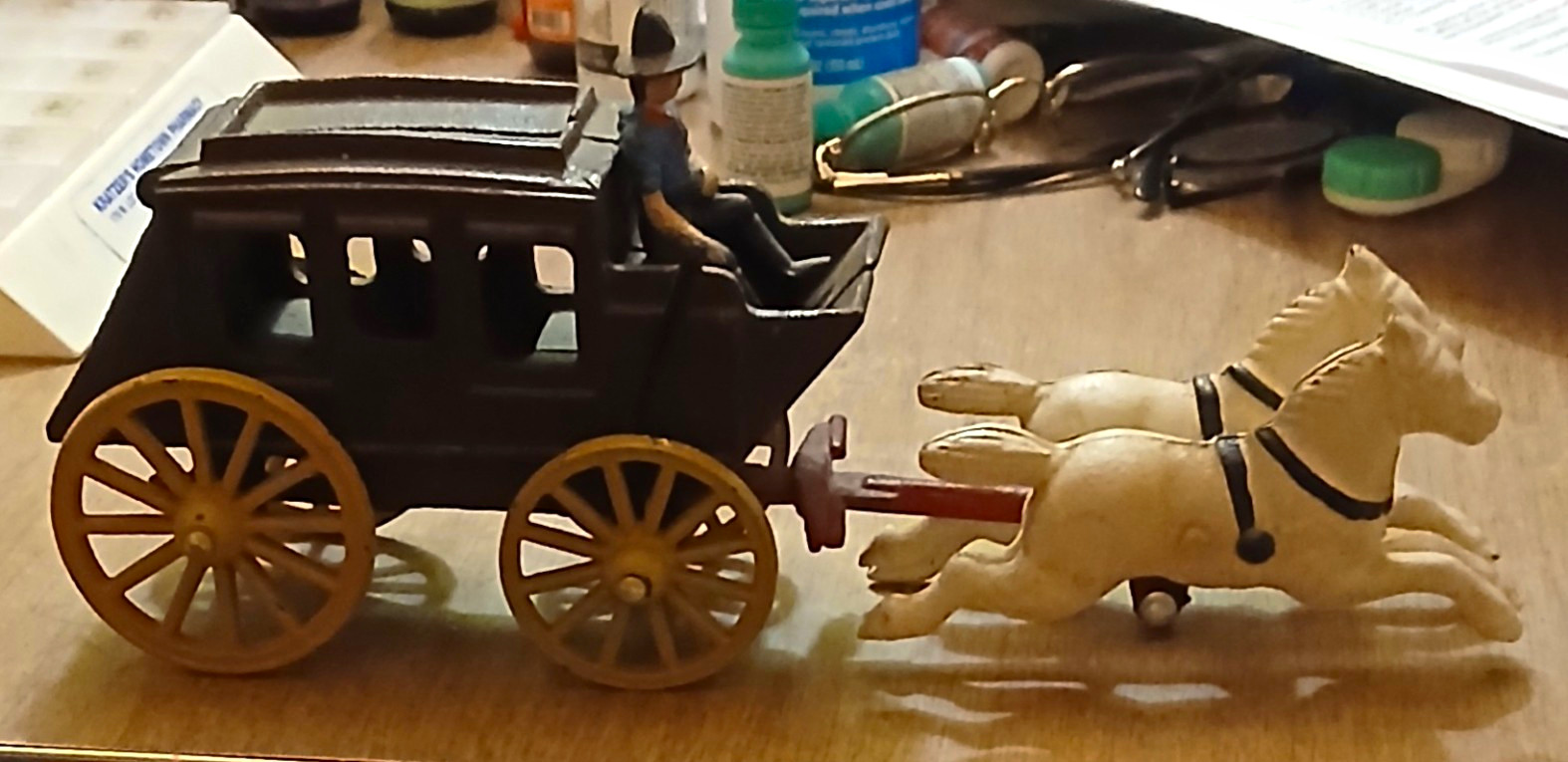 Vintage Cast Iron Horse Drawn Stage Coach Toy. 