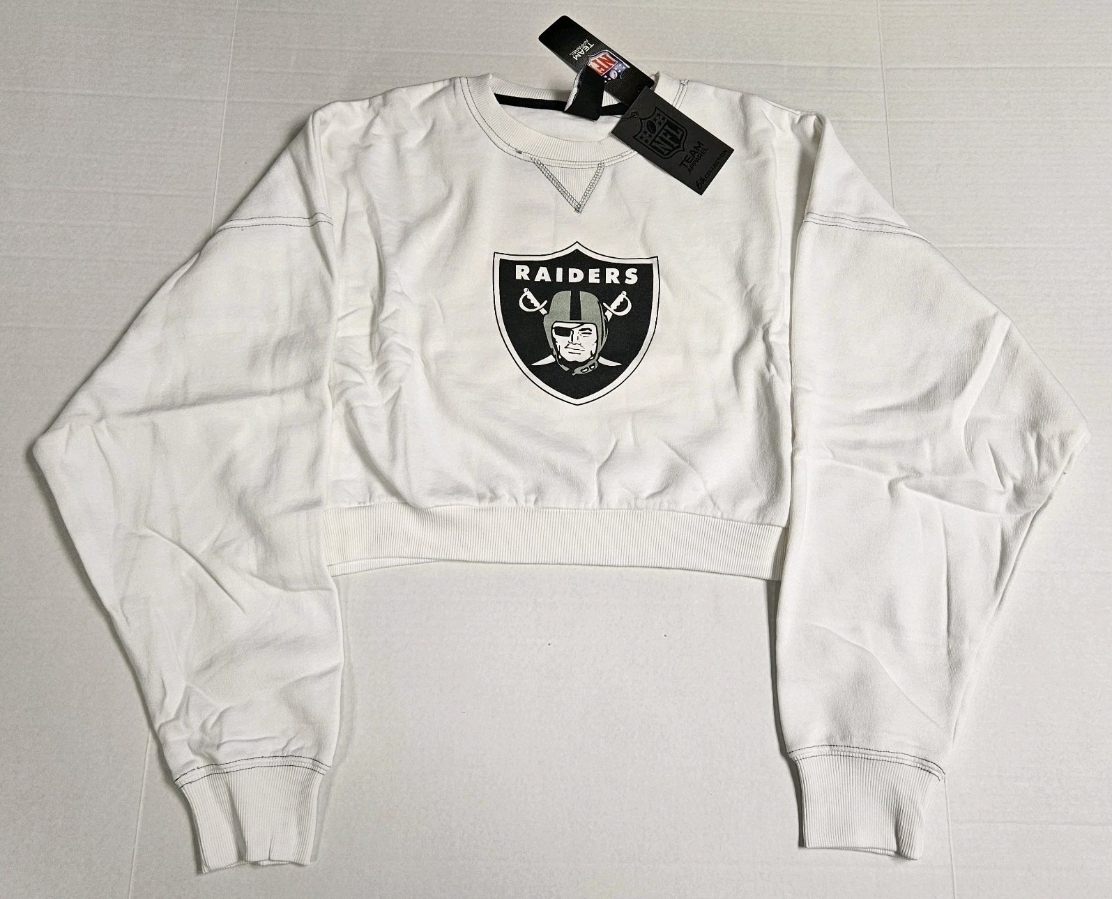 NFL Apparel Las Vegas Raiders Logo White Cropped Sweatshirt / Women's Large