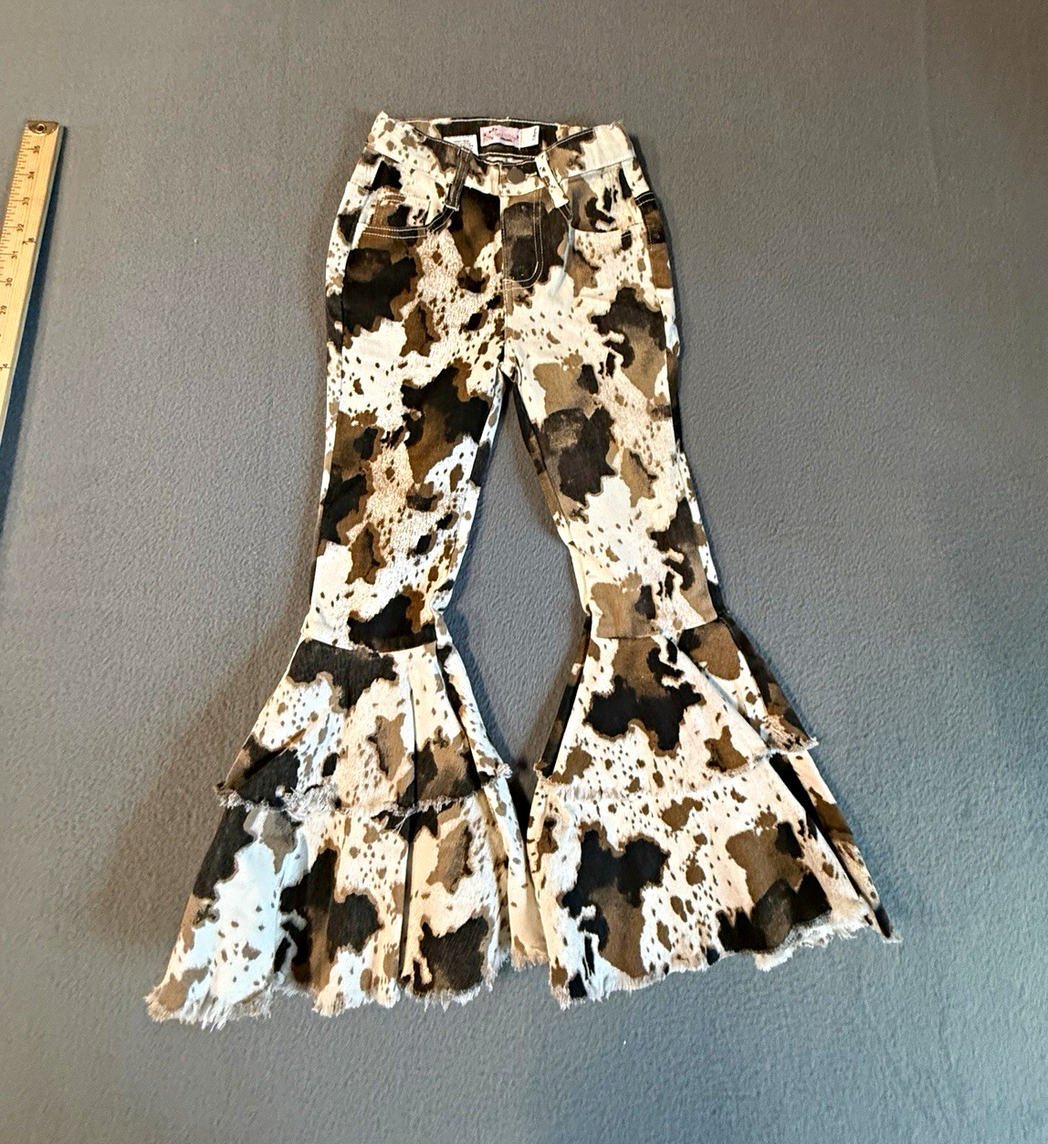Clover cottage Apparel Girls Cow Print Flared Jeans Size 7/8 Mid Rise Denim Clover cottage Apparel Girls Cow Print Flared Jeans Size 7/8 Mid Rise Denim