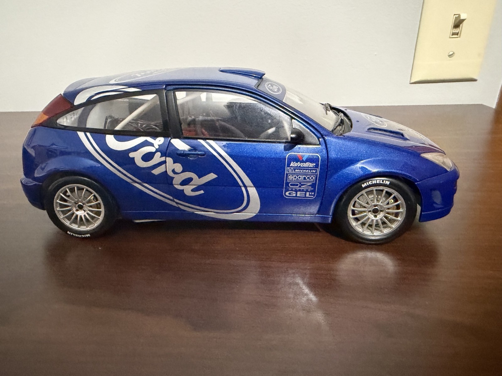 Vintage AUTOART 2001 FORD FOCUS WRC 99 PRESENTATION 89910 Diecast Blue Car 1:18 Vintage AUTOART 2001 FORD FOCUS WRC 99 PRESENTATION 89910 Diecast Blue Car 1:18