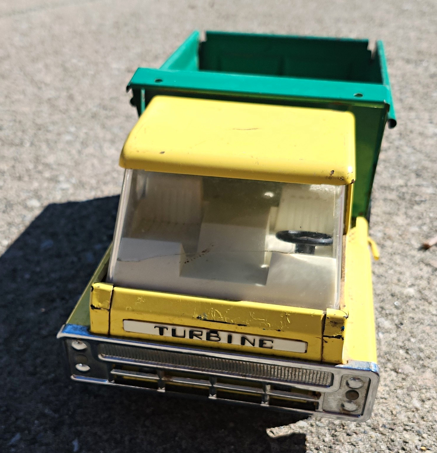 Structo Vintage Hydraulic Dump Truck 6-Wheel Yellow Cab Green Dump Bed Structo Vintage Hydraulic Dump Truck 6-Wheel Yellow Cab Green Dump Bed