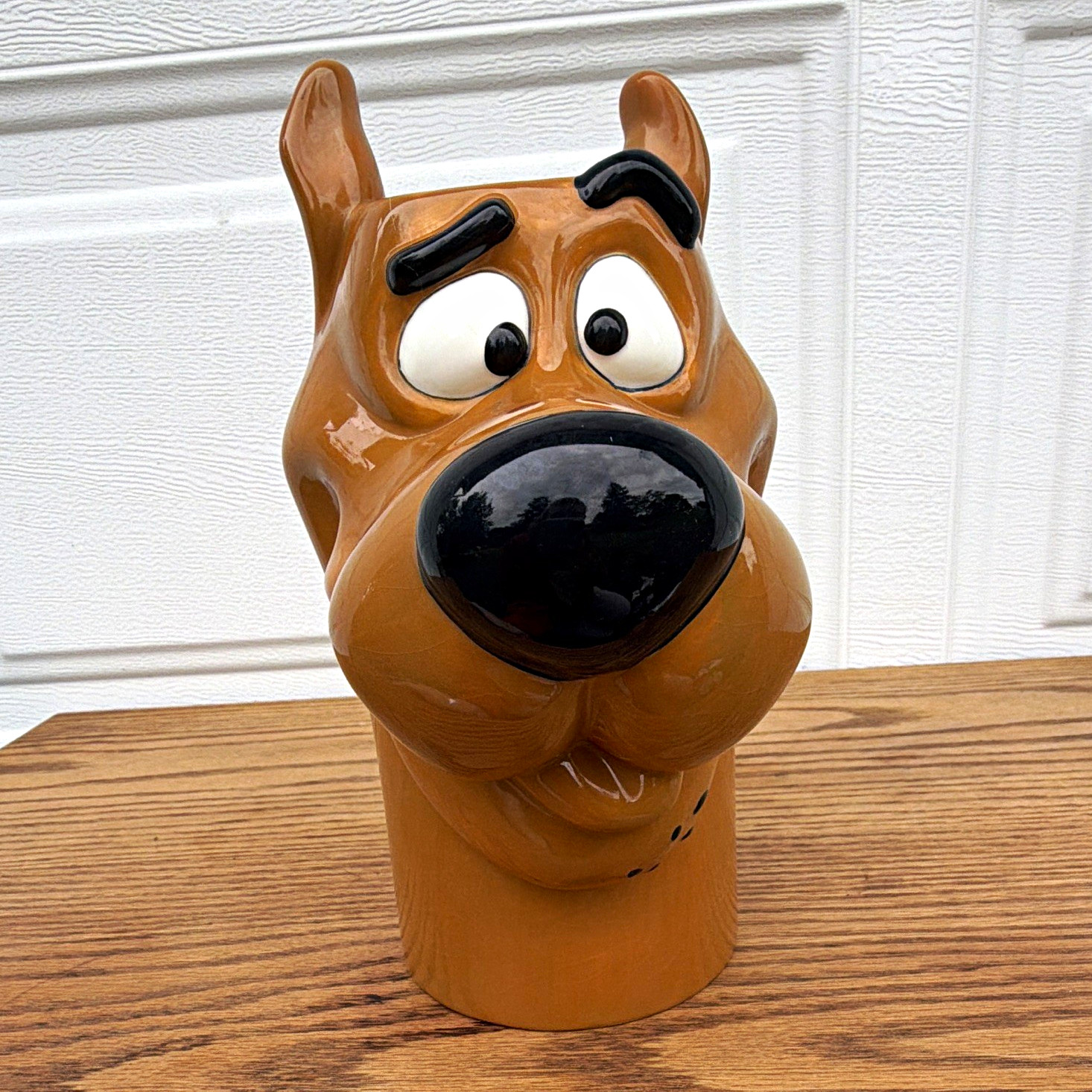 vintage 1997 Warner Bros. Studio Store Exclusive Scooby-Doo Ceramic Vase vintage 1997 Warner Bros. Studio Store Exclusive Scooby-Doo Ceramic Vase