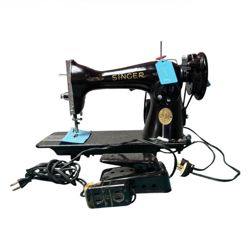 Vintage 1949 Singer Sewing Model 15 Machine (Serviced) Vintage 1949 Singer Sewing Model 15 Machine (Serviced)
