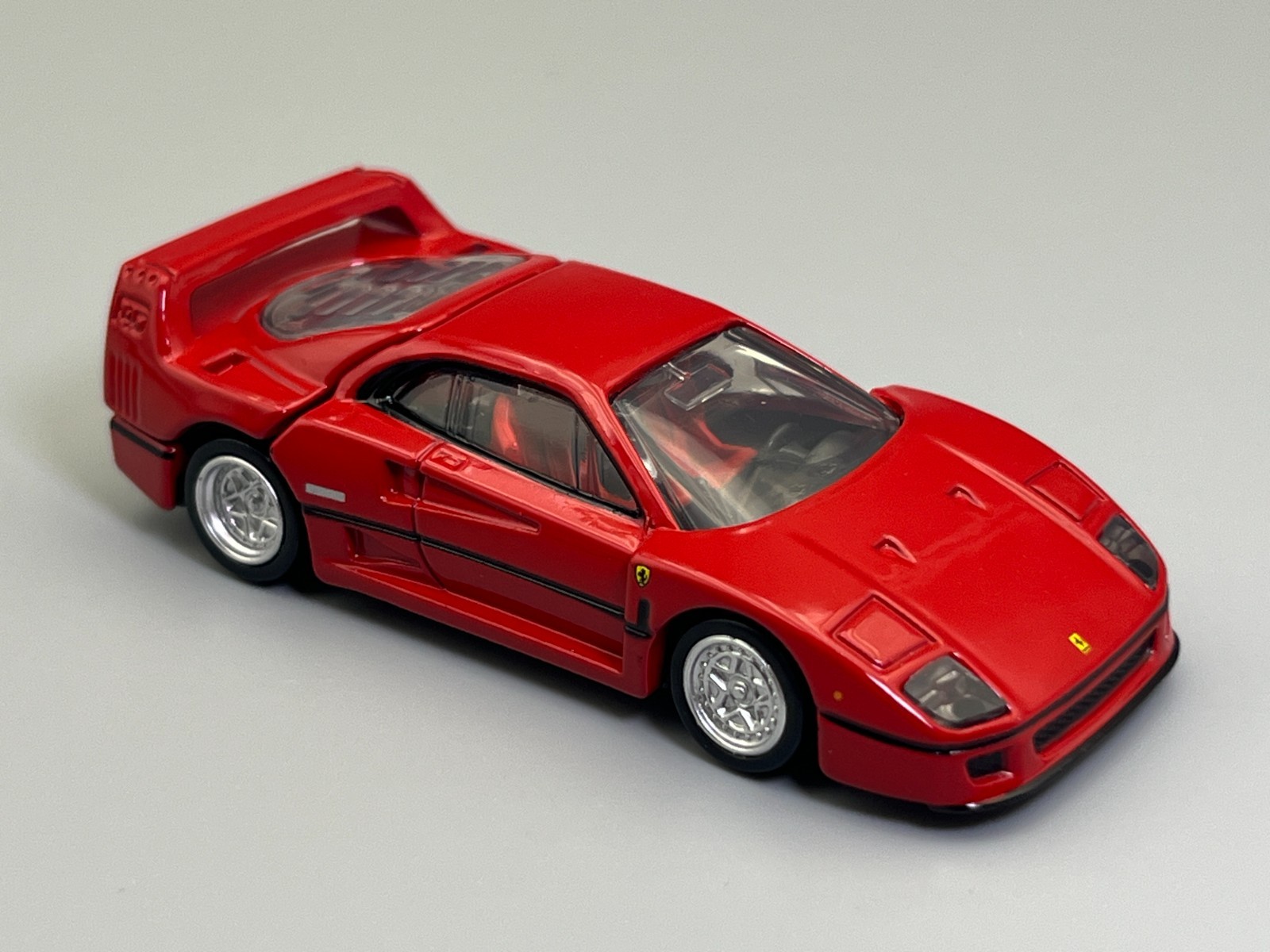 Ferrari F40 Rosso Corsa Tomica Premium #31 1/64 scale