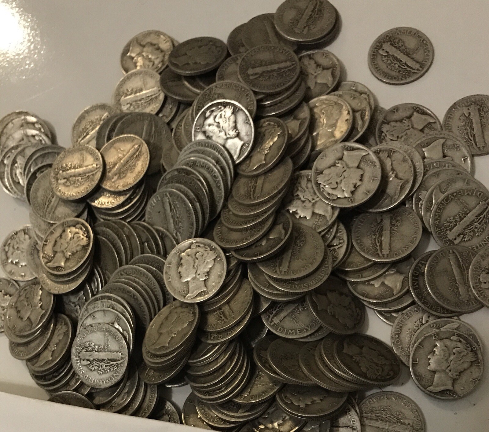 One 1916-1945 90% Silver Mercury Merc Dime 10c Coin Collectible 1 Winged Liberty