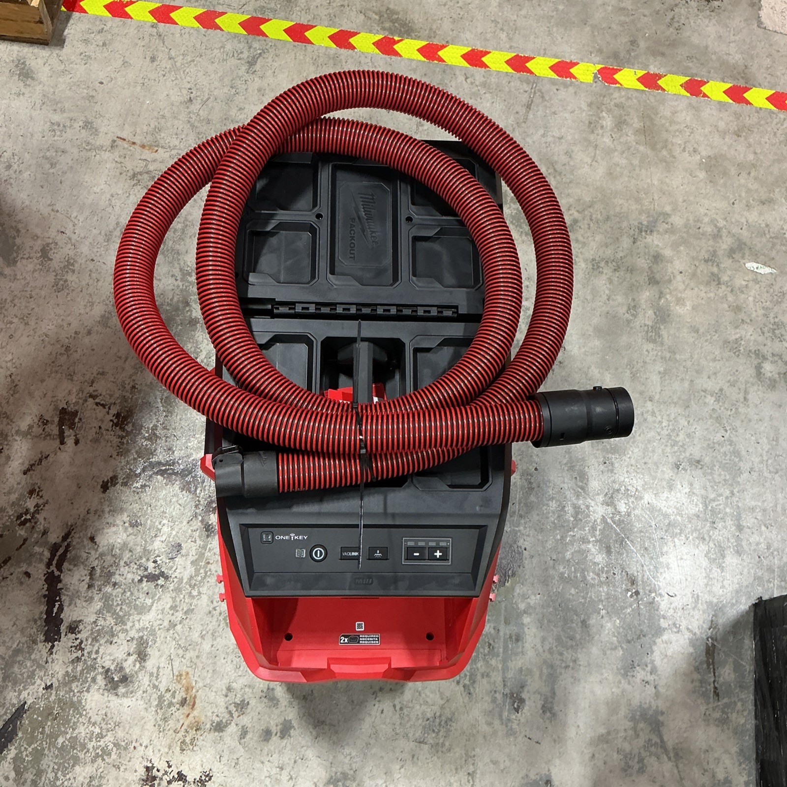 Milwaukee 0888-20 M18 FUEL 18V 9 Gallon Dual Battery Dust Extractor - Bare Tool