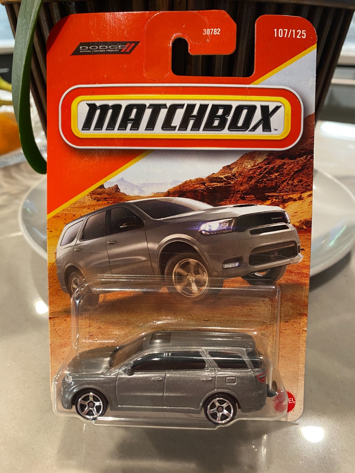 Matchbox 2018 Dodge Durango Silver - 107/125 Matchbox 2018 Dodge Durango Silver - 107/125
