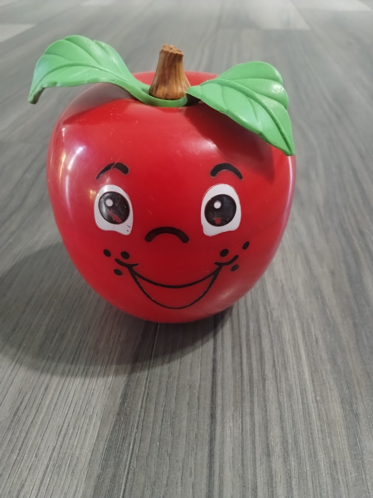 Vintage 1972 Fisher-Price Happy Apple w/ Short Stem, Roly Poly Chime Works USA Vintage 1972 Fisher-Price Happy Apple w/ Short Stem, Roly Poly Chime Works USA